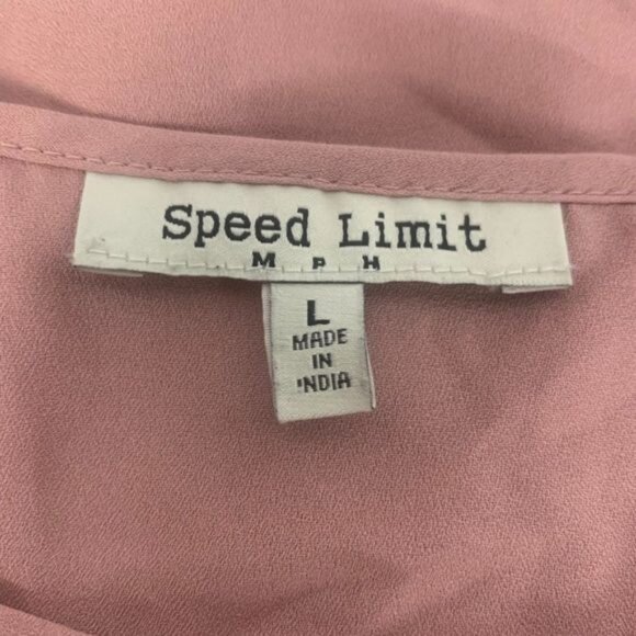 Speed Limit Womens Blush Pink Blouse With Shoulder Button Detail Size Large - Picture 2 of 9